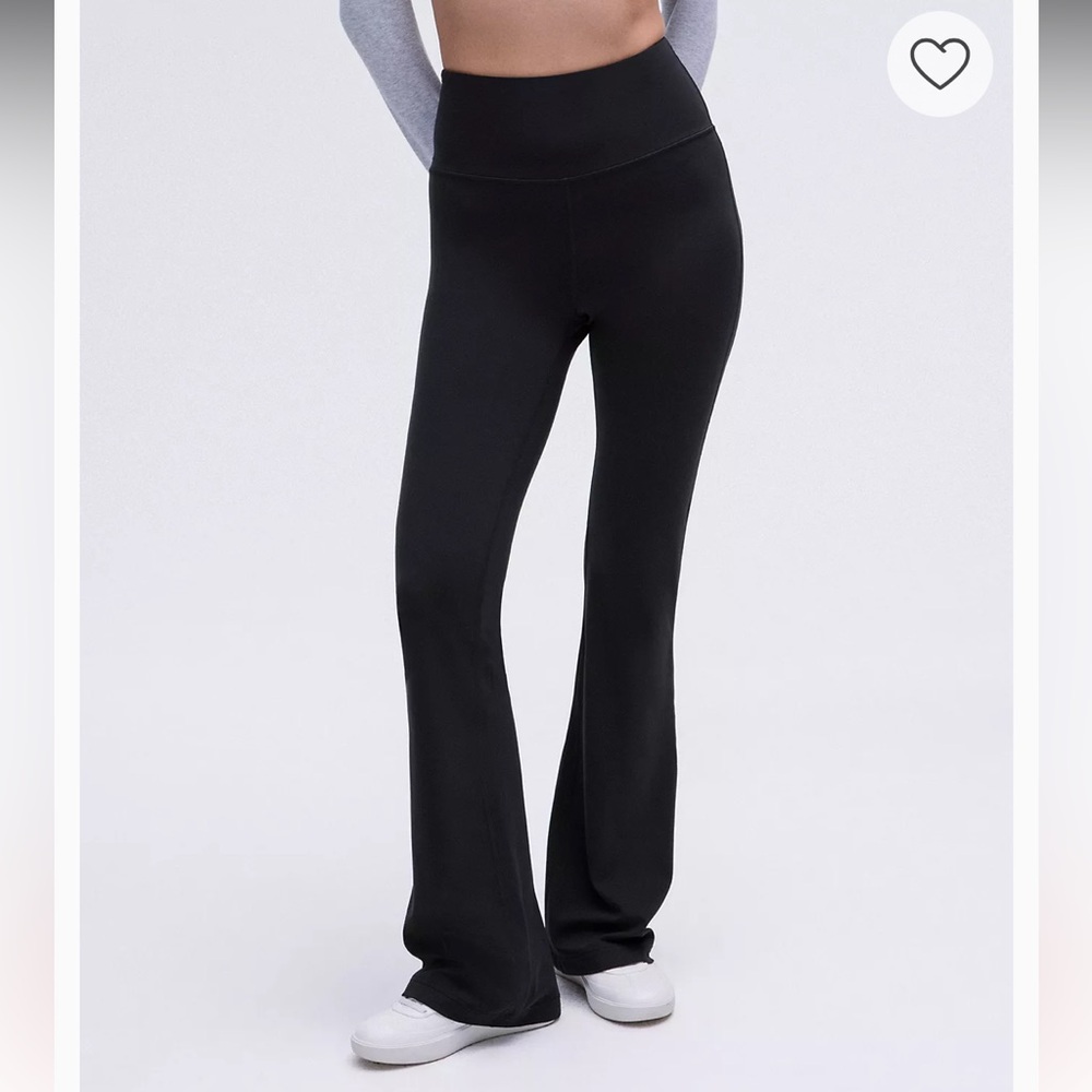 Lululemon Groove Nulu Super-High-Rise Flared Pant Regular - Black Size 8